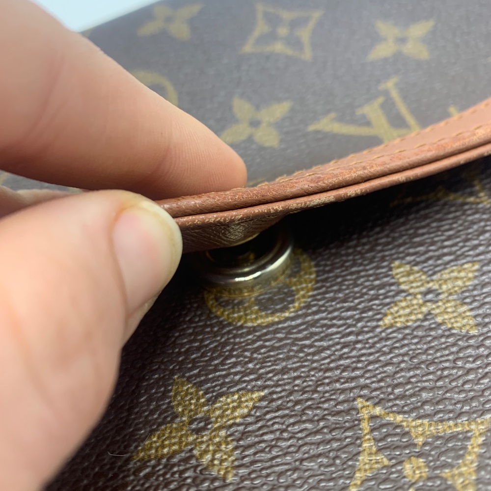 Louis Vuitton Brown Monogram Clutch with Tan Trim - Picture 11 of 16